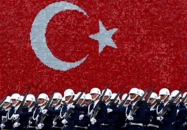 Θα χρησιμοποιήσει ο Ερντογάν το ελληνικό και το τουρκικό χαρτί για να αναβάλει εκλογές; – Δύο αμφιλεγόμενες ρήτρες στο σύνταγμα
