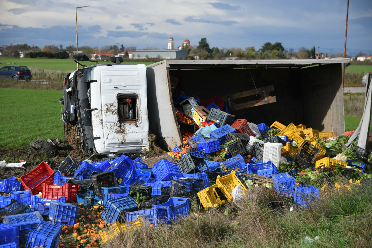 Τροχαίο στην εθνική οδό Λάρισας – Βόλου – Νεκρός 47χρονος οδηγός φορτηγού (φωτογραφίες)