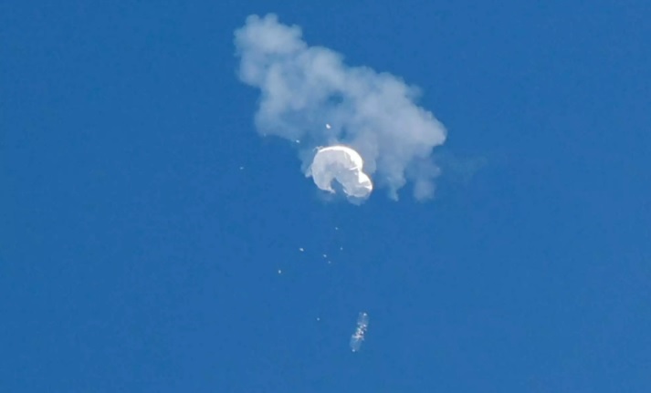 Τα ιπτάμενα αντικείμενα «τρομάζουν» τη Γη - κατασκοπευτικά μπαλόνια ή UFO;