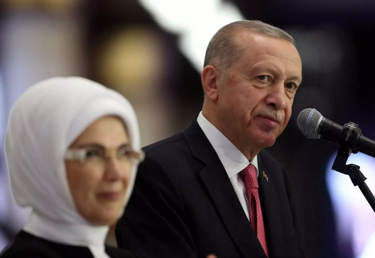 Ομιλία Ερντογάν στο δείπνο ξένων ηγετών, έκπληξη της νέας κυβέρνησης της Τουρκίας και...Μάνγκο